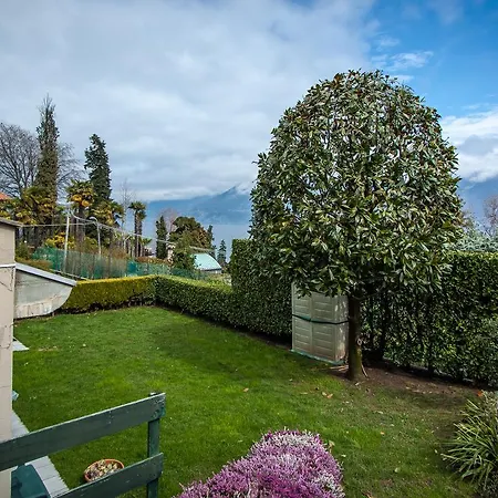Como Lake View With A Private Garden Apartment